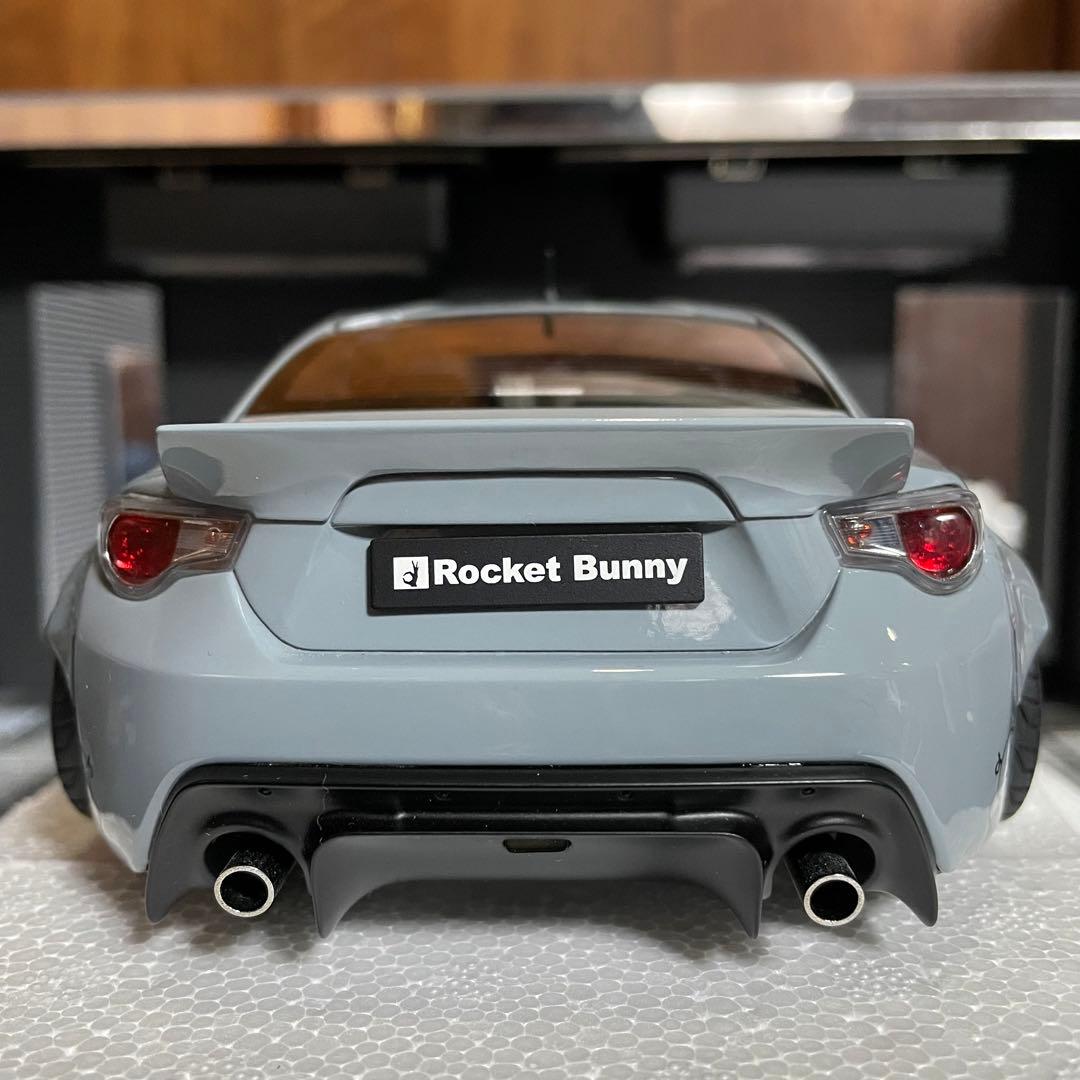 未展示品オートアー1/18ロケットバニー86コンクリート・グレーブラックホイール