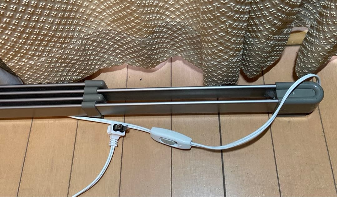 12月16日削除予定　窓際ヒーター （ディノス限定色）幅120～190cm伸縮式