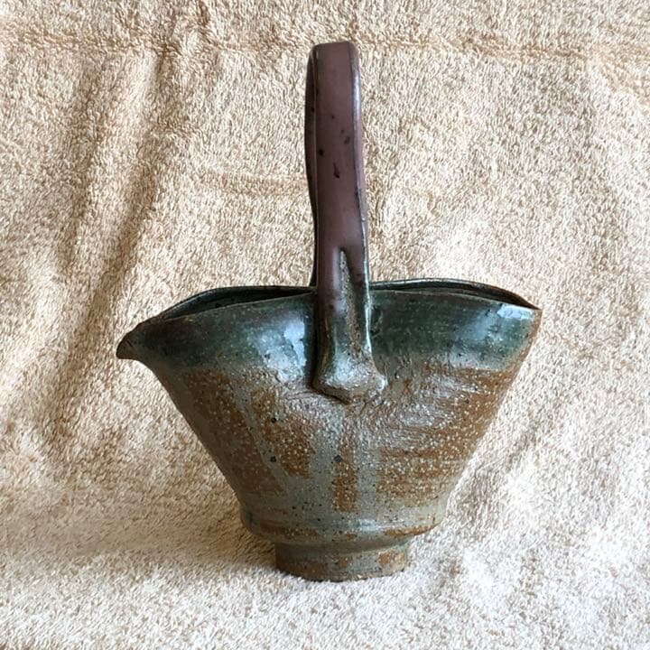 陶芸作品　取手付き酒器(1点もの)　作家:「哲瓶」