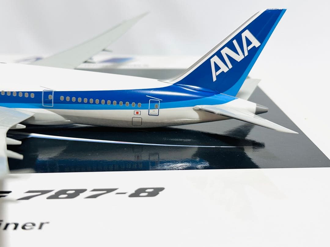 全日空商事 1/200 ANA B787-8 NH20018
