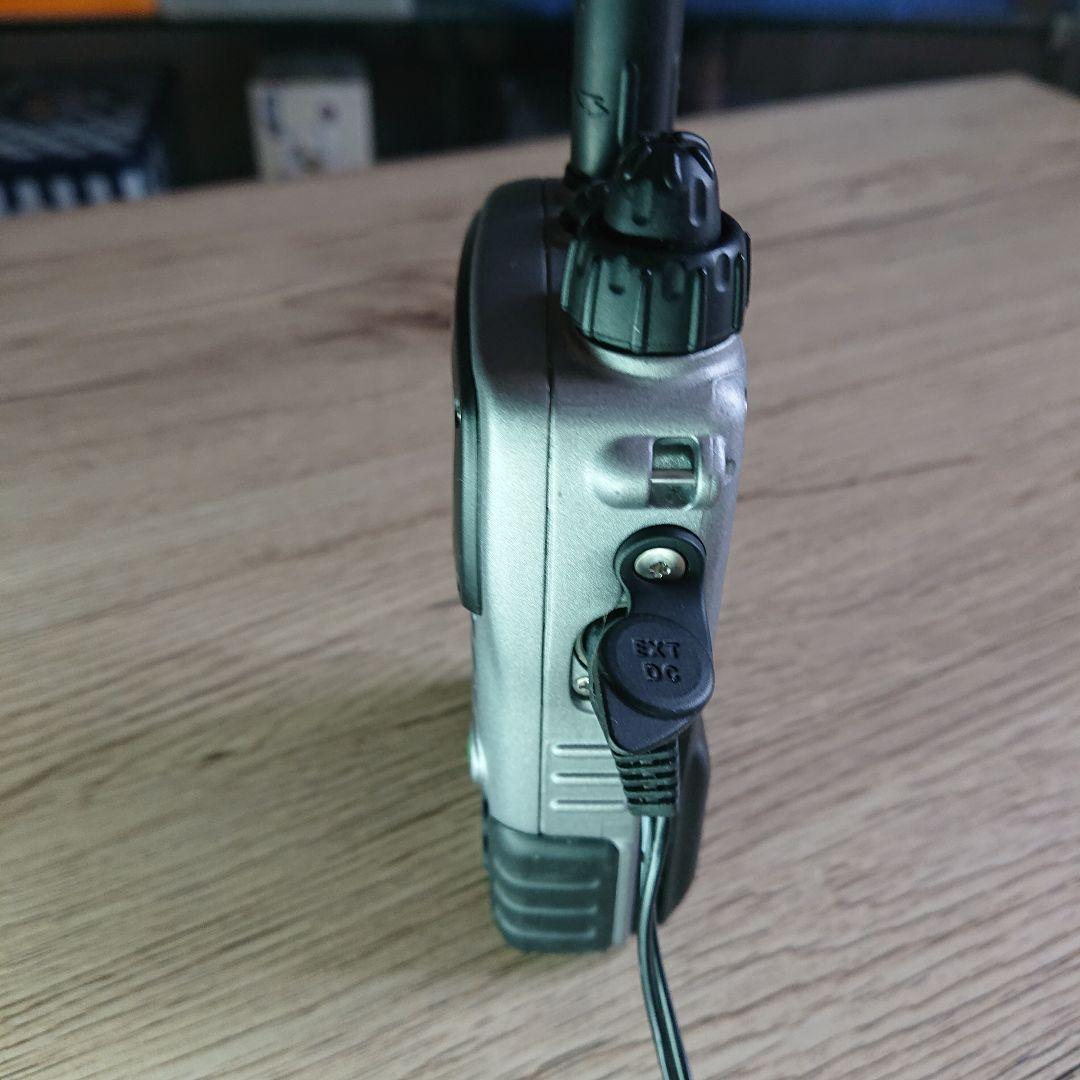 VX-7 トリプルバンド トランシーバー