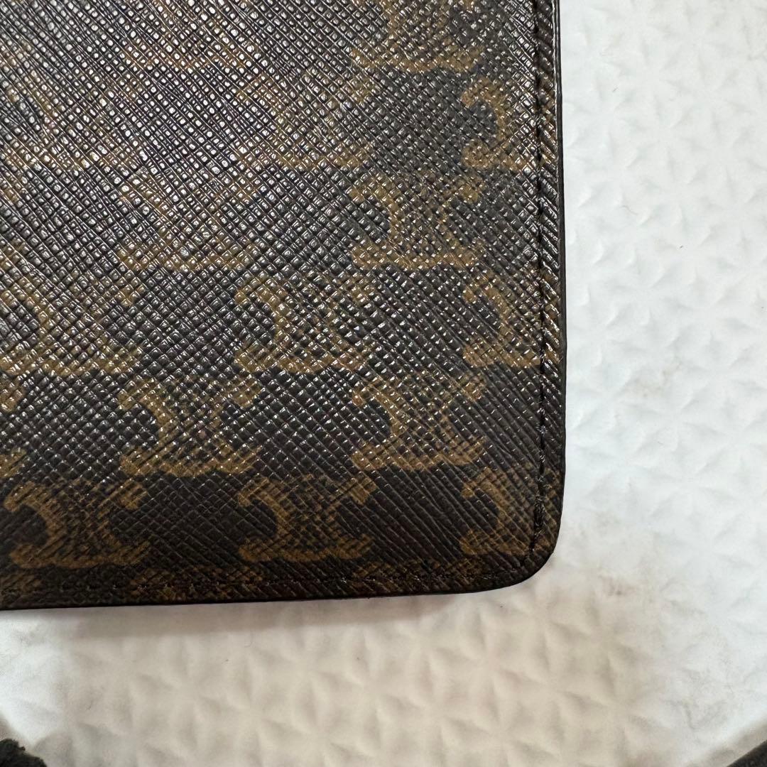 美品 セリーヌ トリオンフ マカダム スマホショルダー 斜めがけ フォンケース