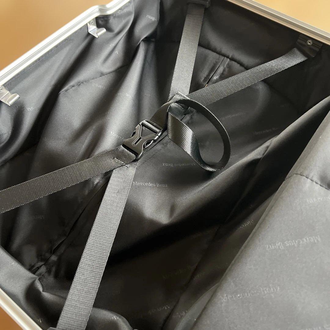 メルセデスベンツ　アルミケース