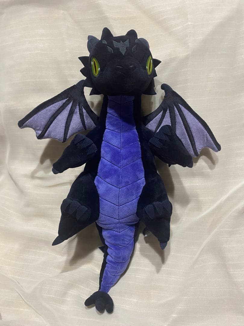 ツイステ マレウスの抱っこぬいぐるみ 幼体ver