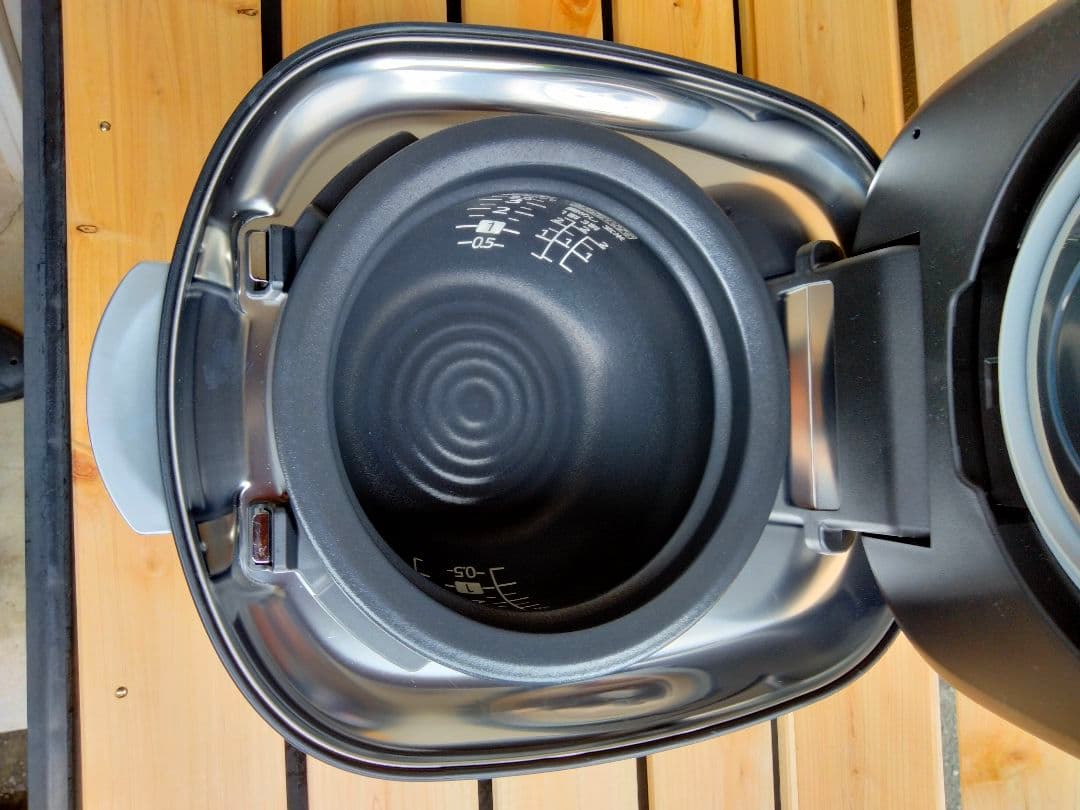 未使用品タイガー炊飯器 3.5合 土鍋圧力IH ブラック JRX-T060KT