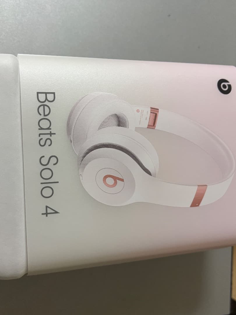 Beats Solo 4 - バッテリー寿命最大50時間 - クラウドピンク