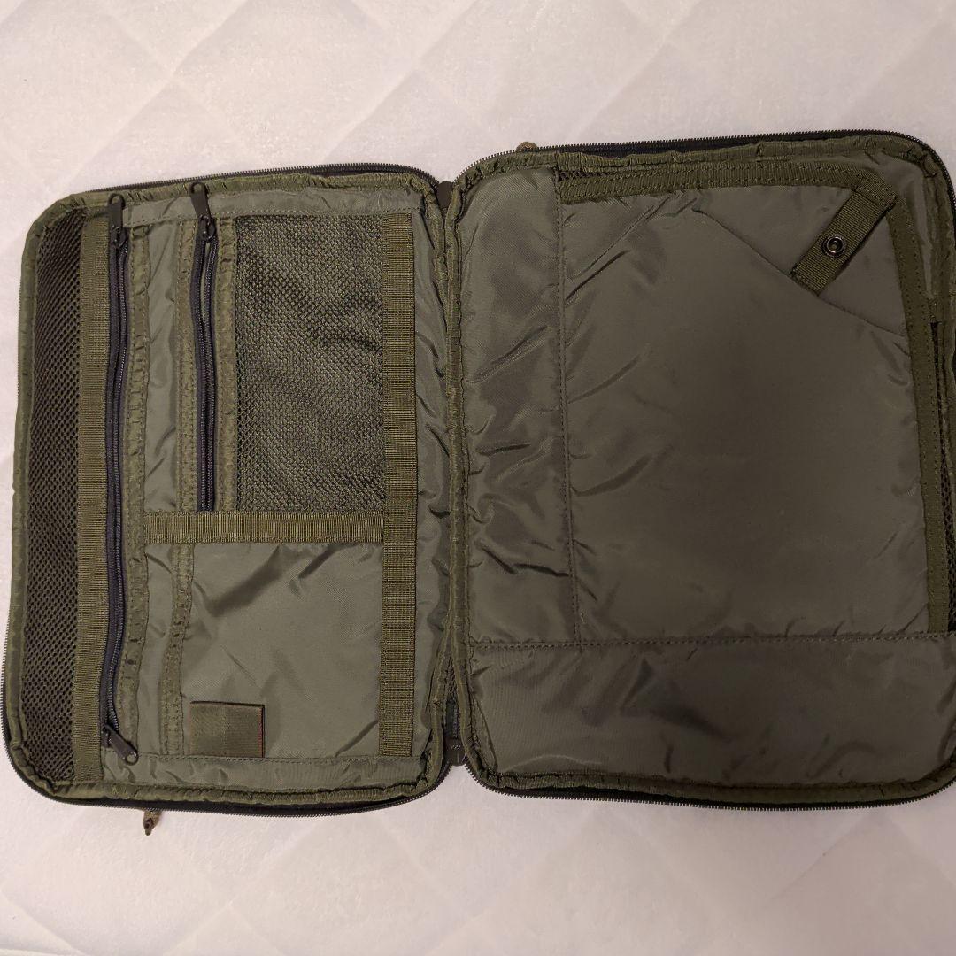 BRIEFING PCケース オリーブグリーン