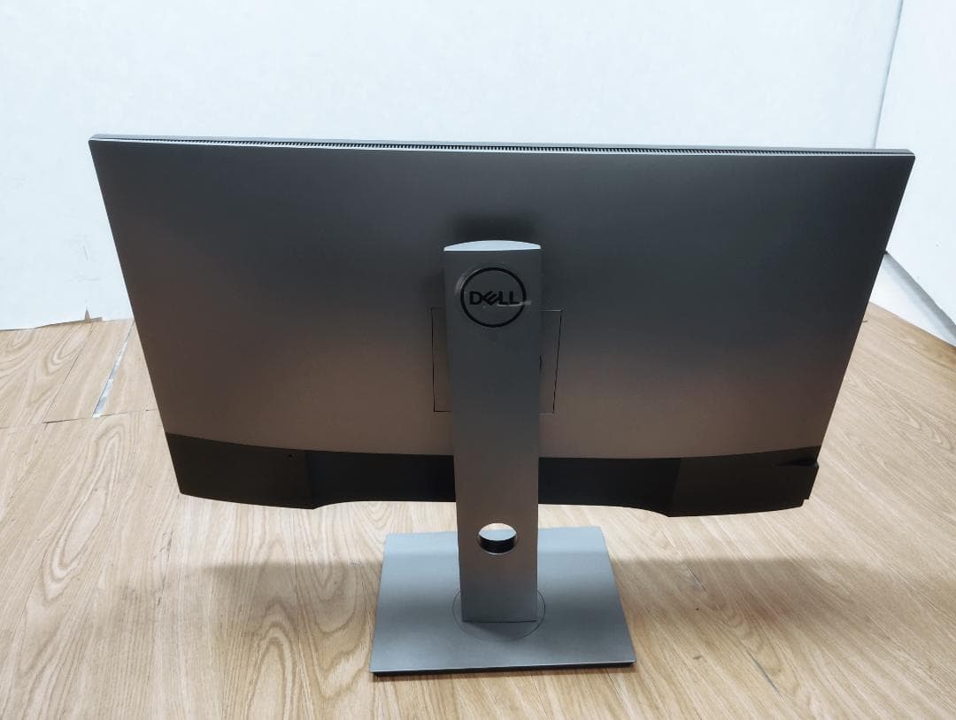 北海道送料込K☆1061 DELL 4Kディスプレイモニター U3219Q