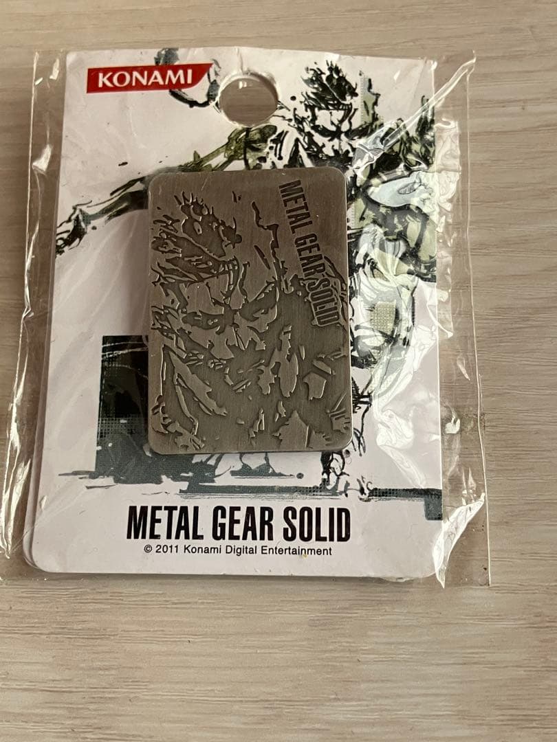新川洋司展 限定 メタルギアソリッド　 ピンズ