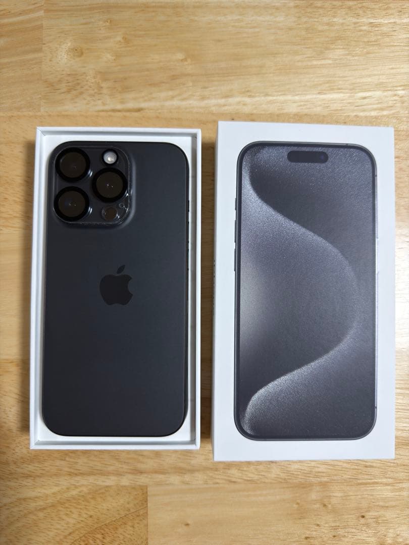 iPhone 15 Pro 128GB ブラックチタニウム　SIMフリー