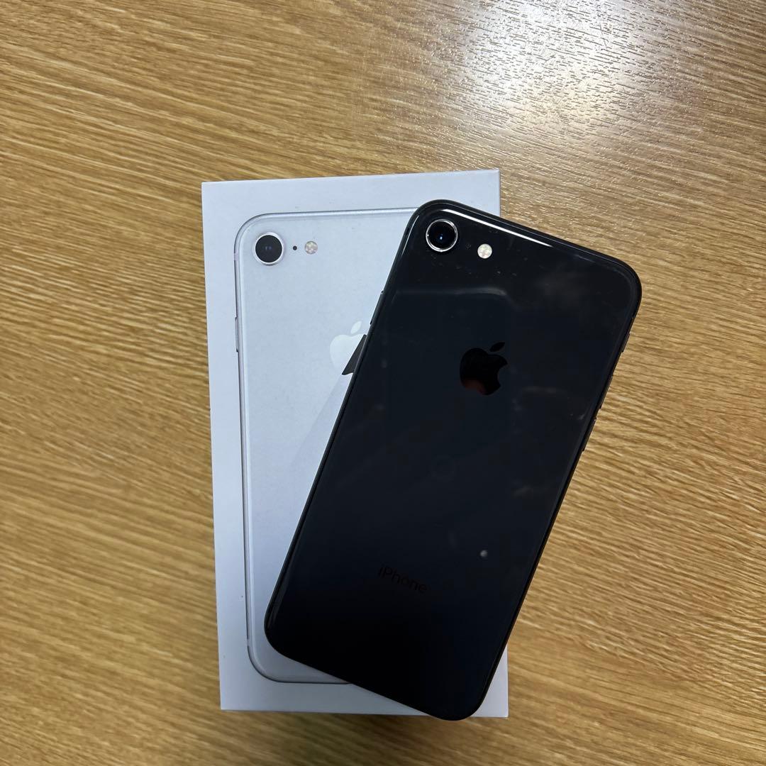 iPhone 8 ブラック 本体