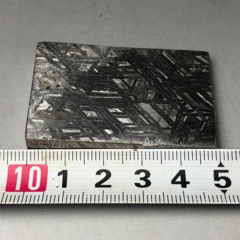 隕石 鉄隕石　アルタイ隕石　ナチュラル　原石　重さ約110ｇ