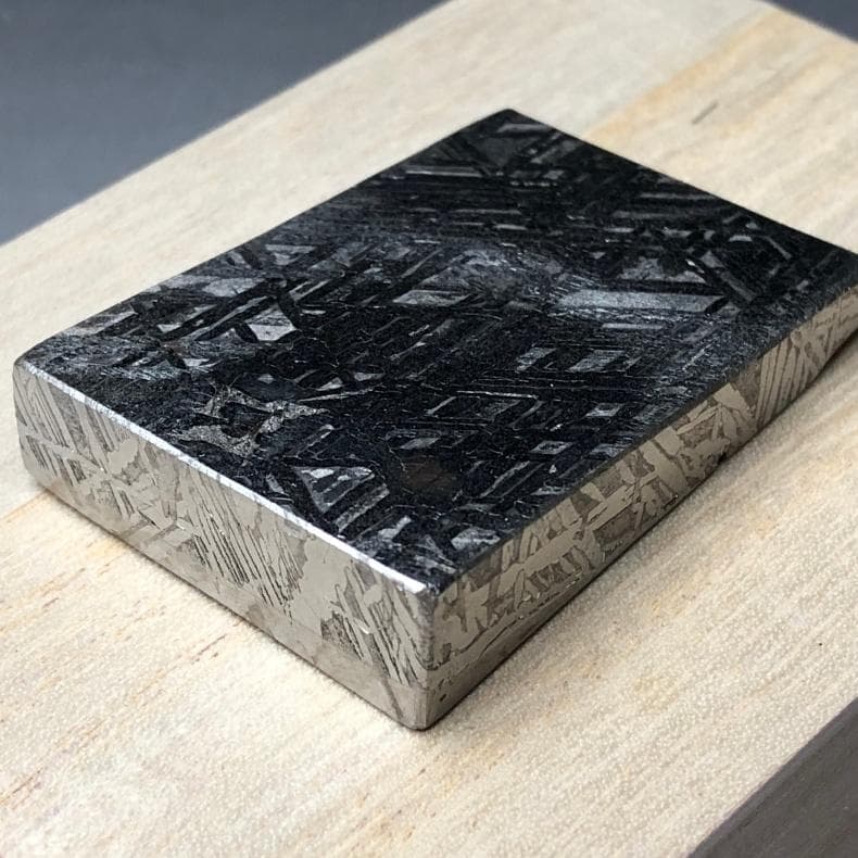 隕石 鉄隕石　アルタイ隕石　ナチュラル　原石　重さ約110ｇ