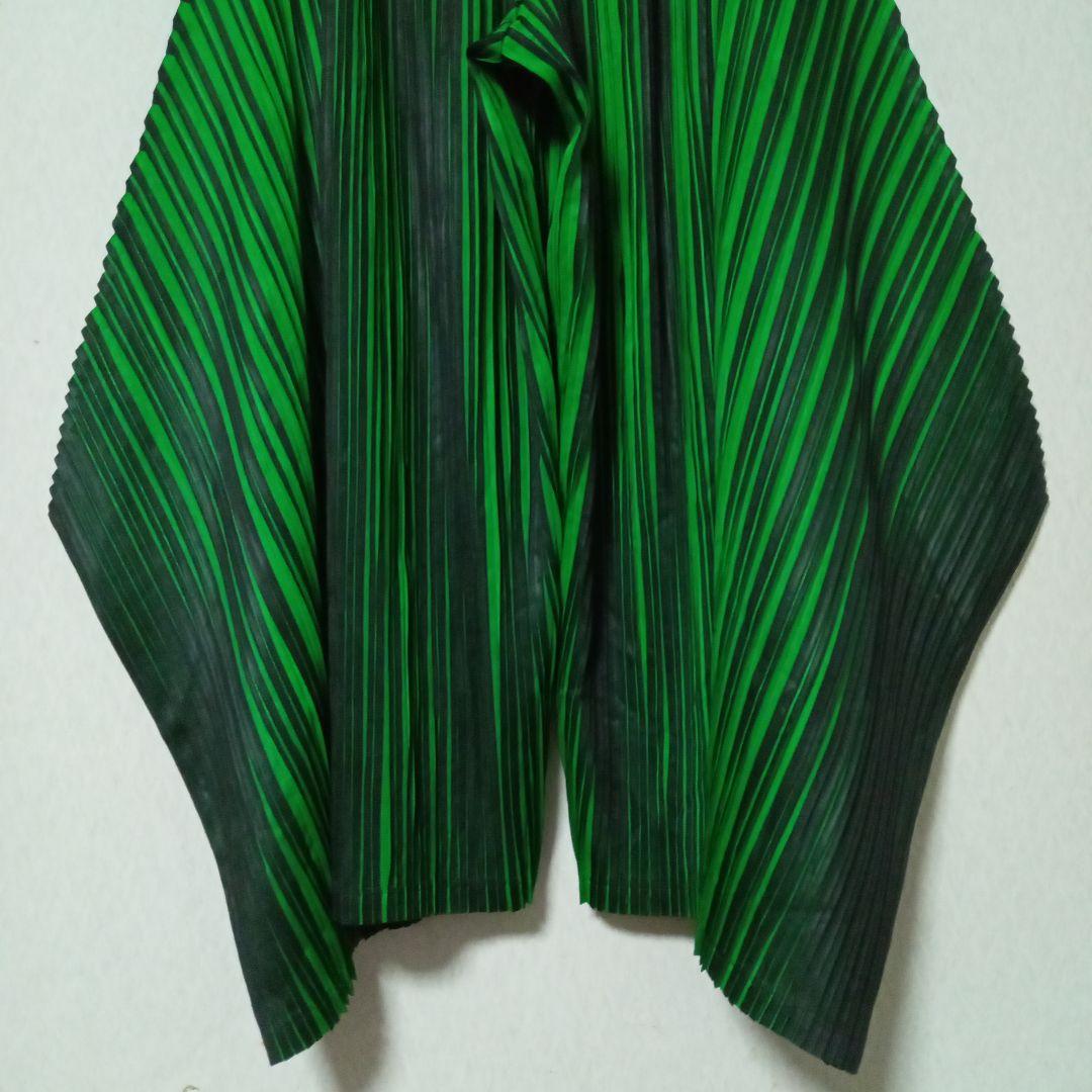 PLEATS PLEASE　プリーツパンツ