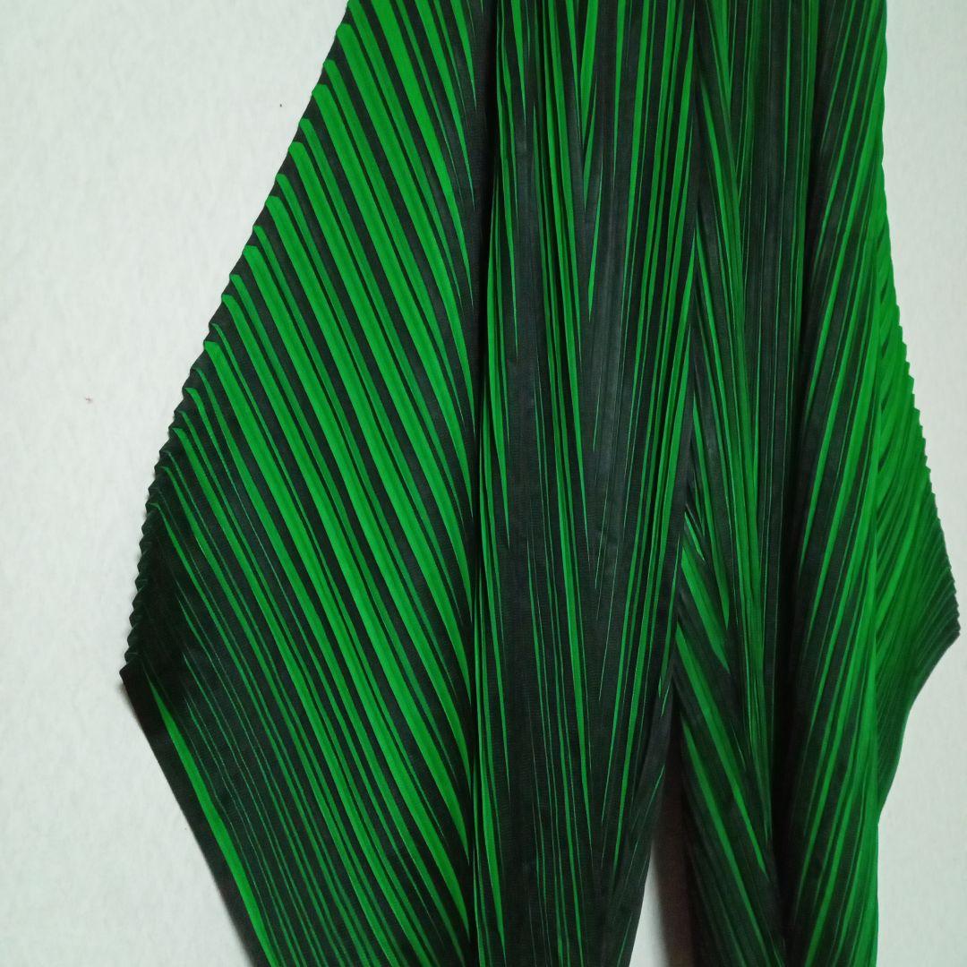 PLEATS PLEASE　プリーツパンツ