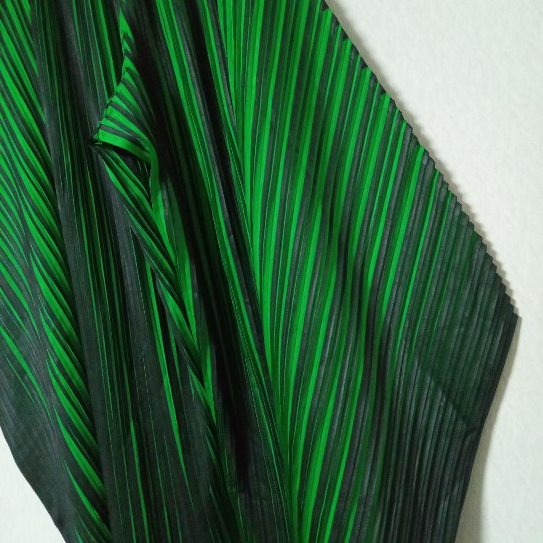 PLEATS PLEASE　プリーツパンツ