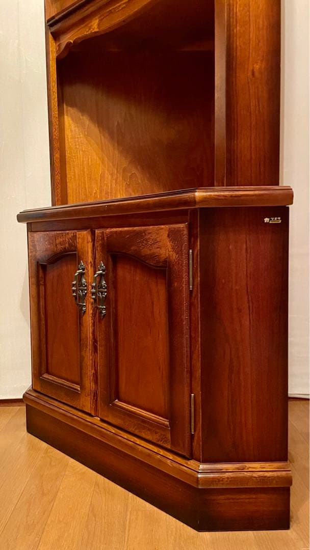 【カリモク】\"コロニアル\" HC3300NK 隅棚 コーナーキャビネット