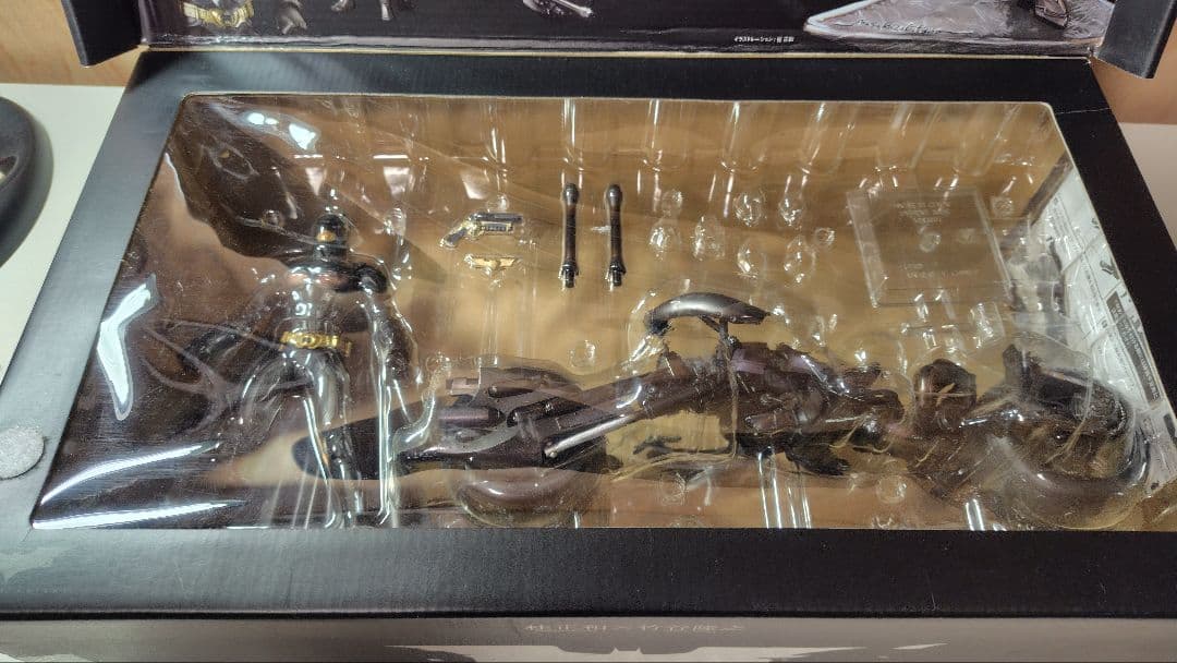 バンダイ　MOVIE REALIZATION バットマン+バットポッド