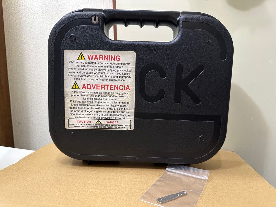 グロック 実物ケース 鍵付き 使用感あり