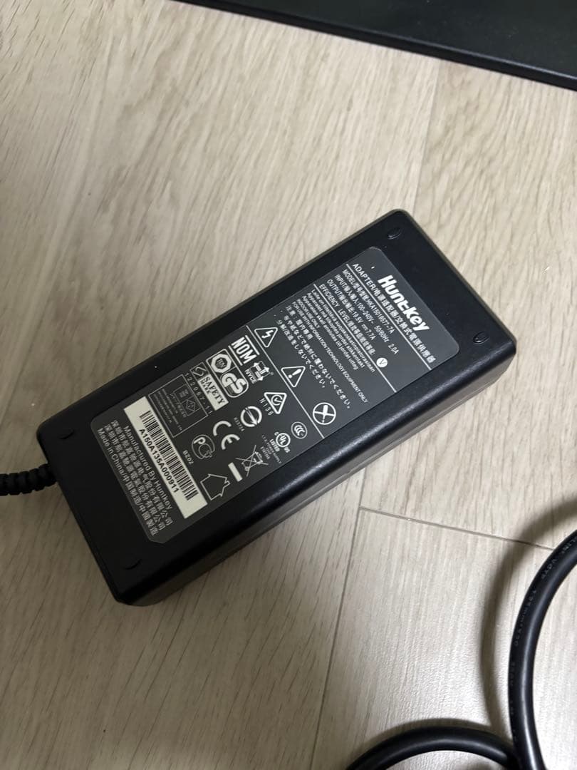 SHARP　シャープ　IGZO 4K対応　モニター　32V型　PN-K321