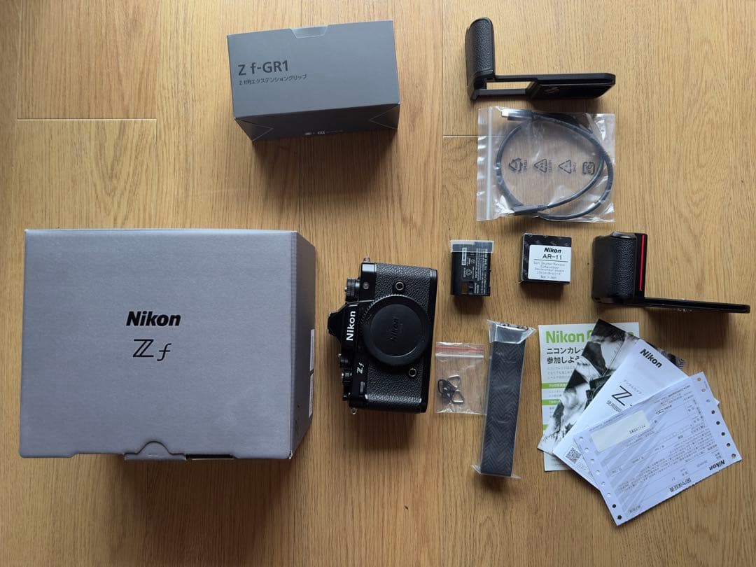 Nikon Z f 一眼レフカメラ 本体と付属品