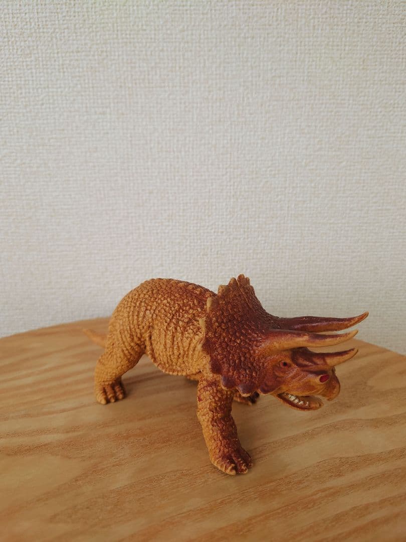♡希少　当時物　トリケラトプス　１９７８ TOMY　昔のゴム製フィギュア