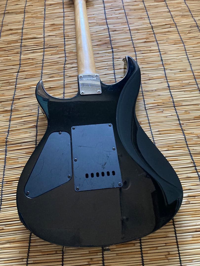 ☆最終値下決断☆ FERNANDES STをモディファイした逸品　新機能満載