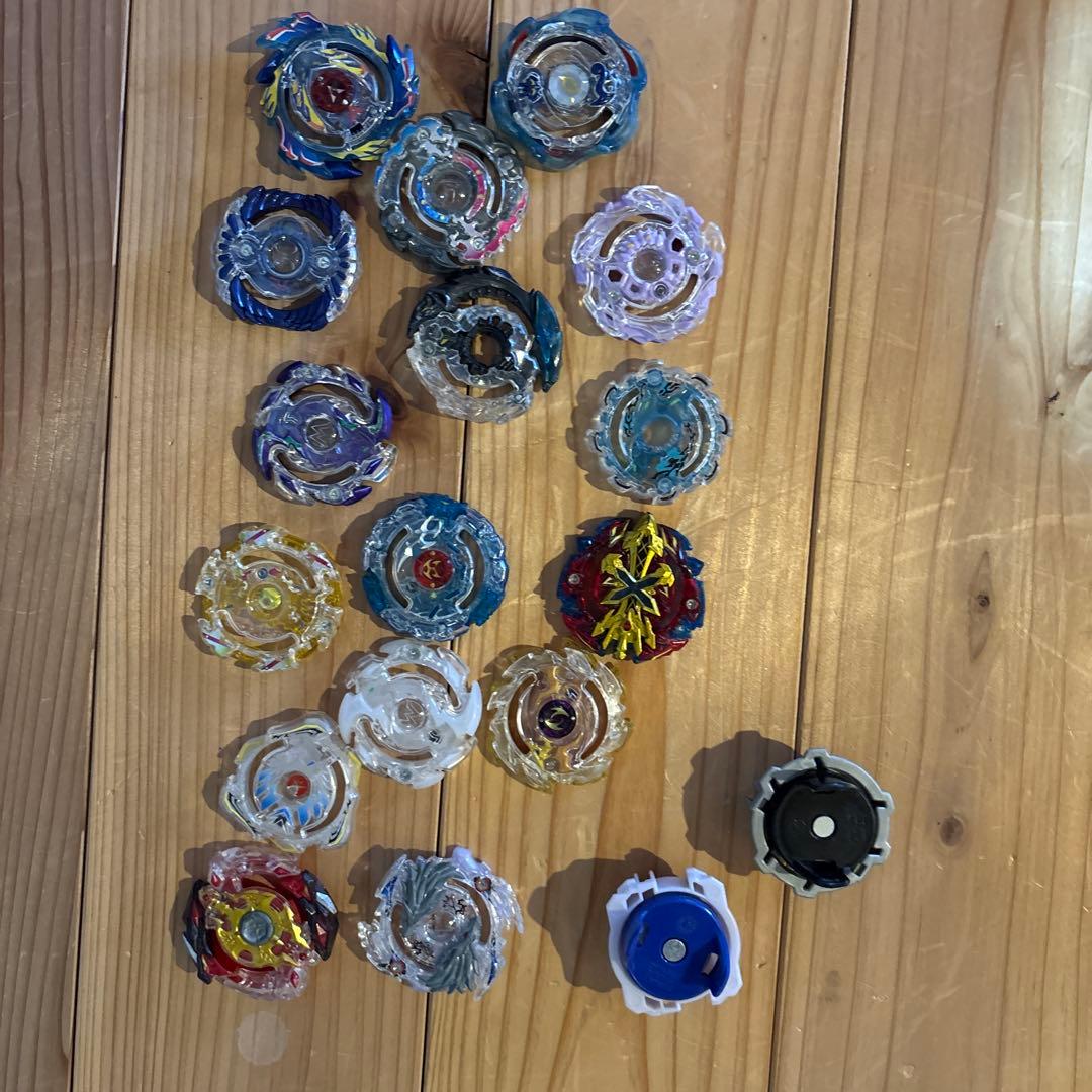 ベイブレードX ダブルエクストリームスタジアムセットと他のベイブレード達たくさん