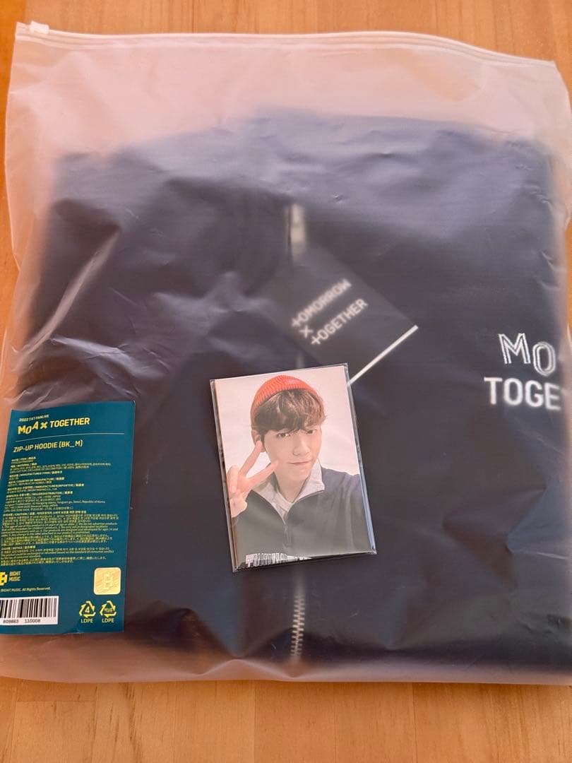 TXT 2022 FANLIVE フーディ トレカ付き