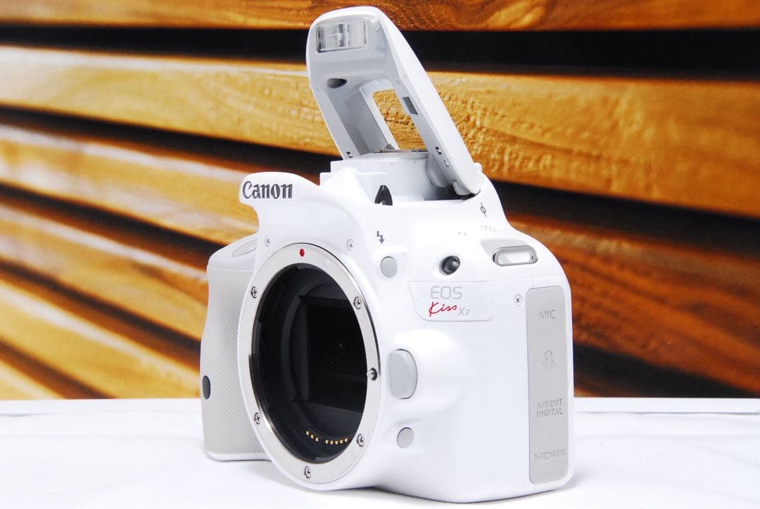 人気のホワイト！ Canon EOS kiss X7 スマホ転送 STMレンズ