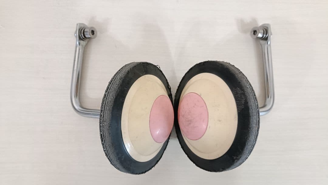 珍しい箱付きです！　ストライダー 本体 グリーン