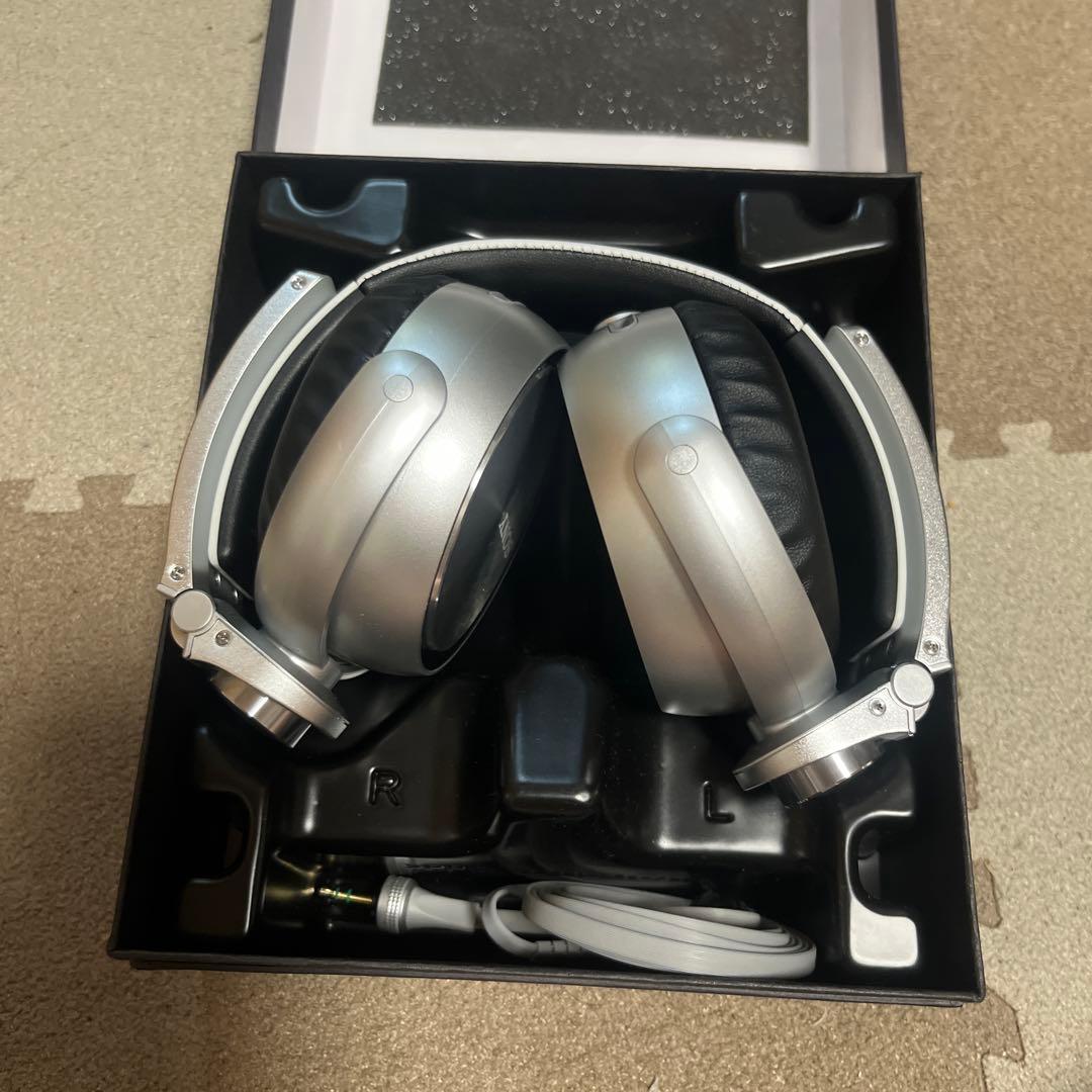 SONY ワイヤレスヘッドホン シルバー