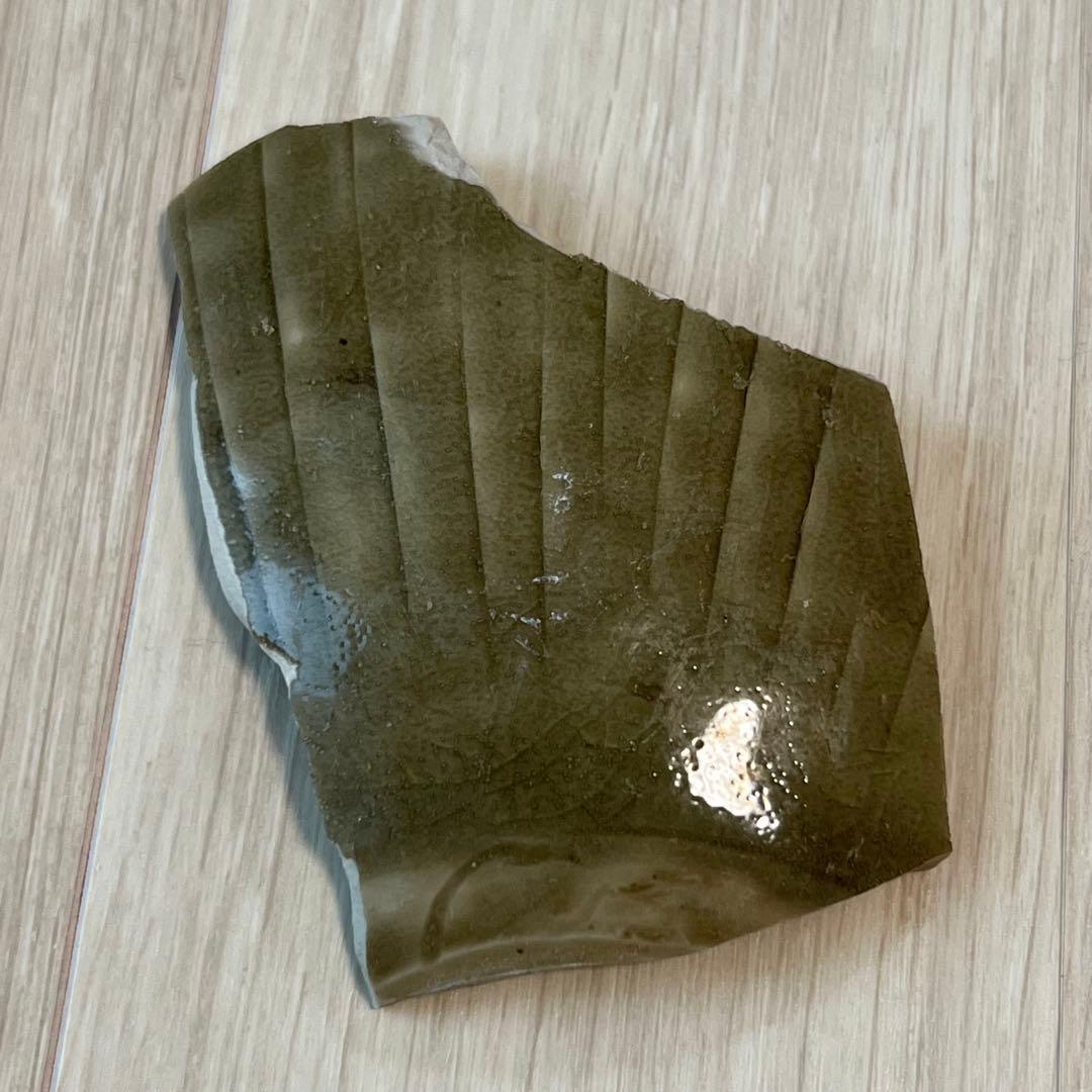 中国製のアンティーク青磁の破片　2点