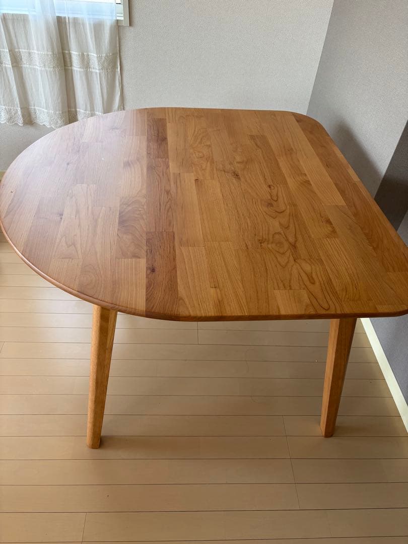 TOKYOインテリア　ダイニングテーブル