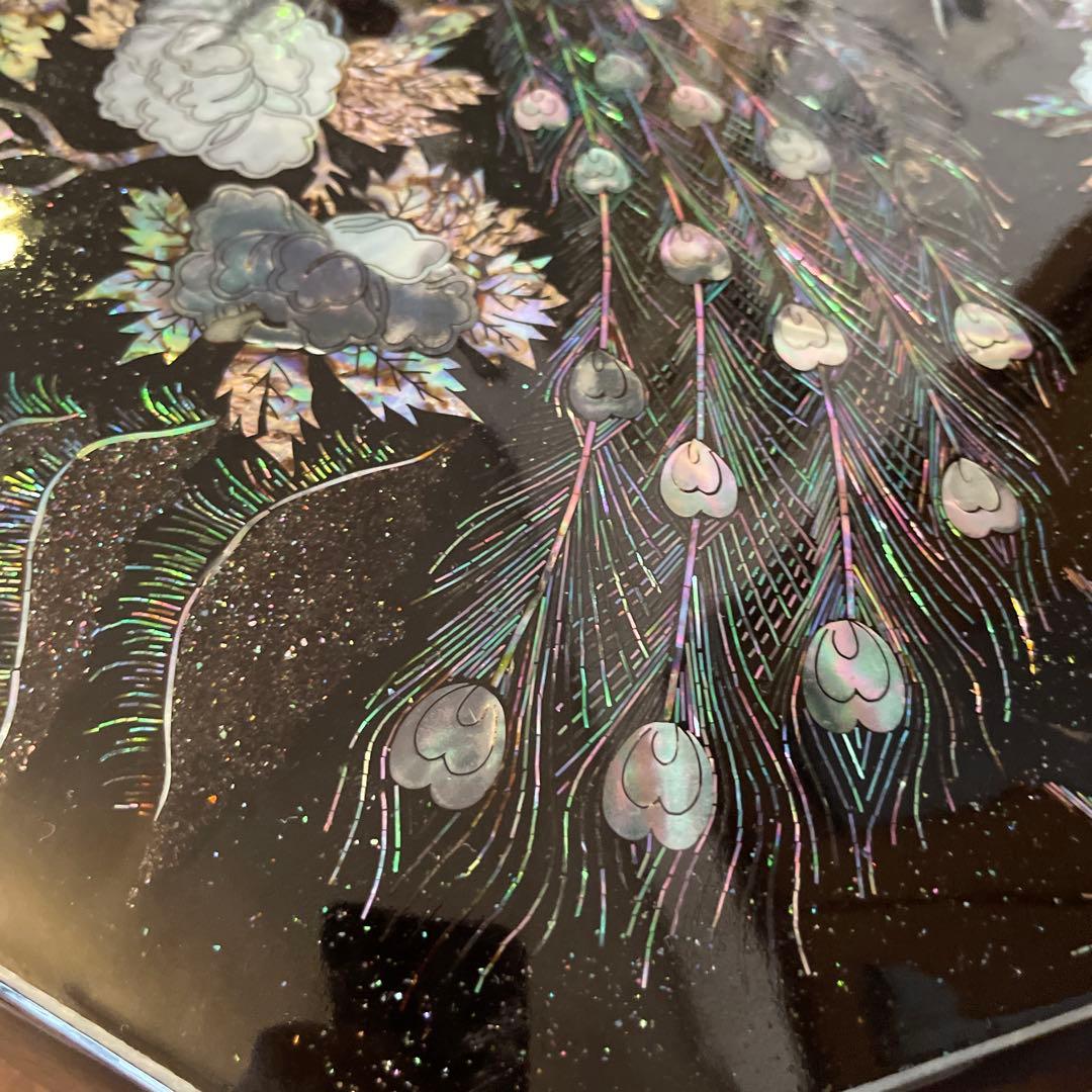 孔雀模様の八角形一段重箱　螺鈿細工 八角形 菓子器