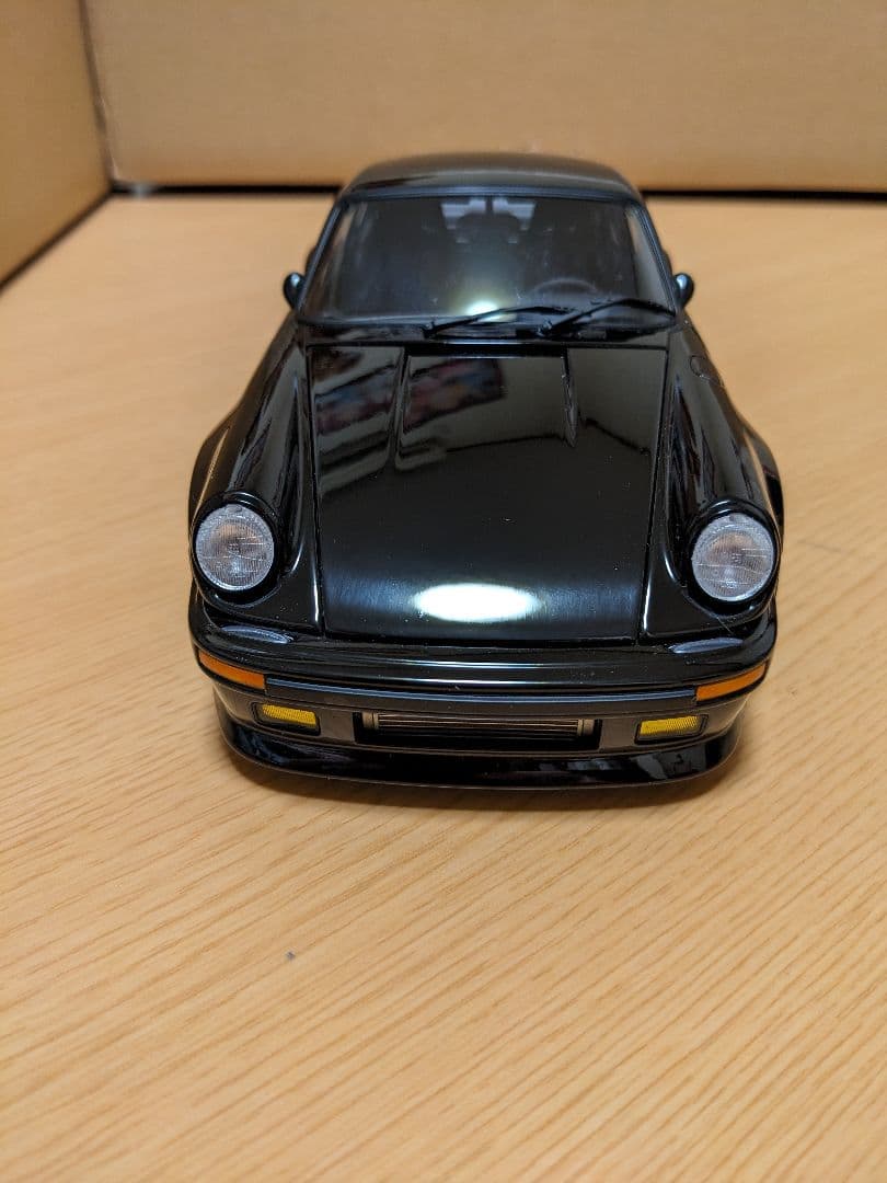 オートアート1/18　湾岸ミッドナイト ポルシェ(ブラックバード)