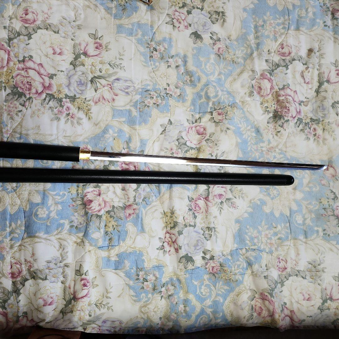 鋼の刃 黒い柄の刀