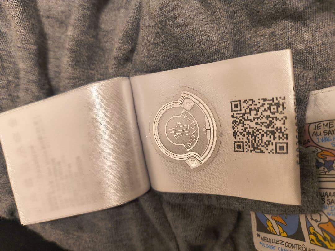 MONCLER ブラック ダウンジャケット