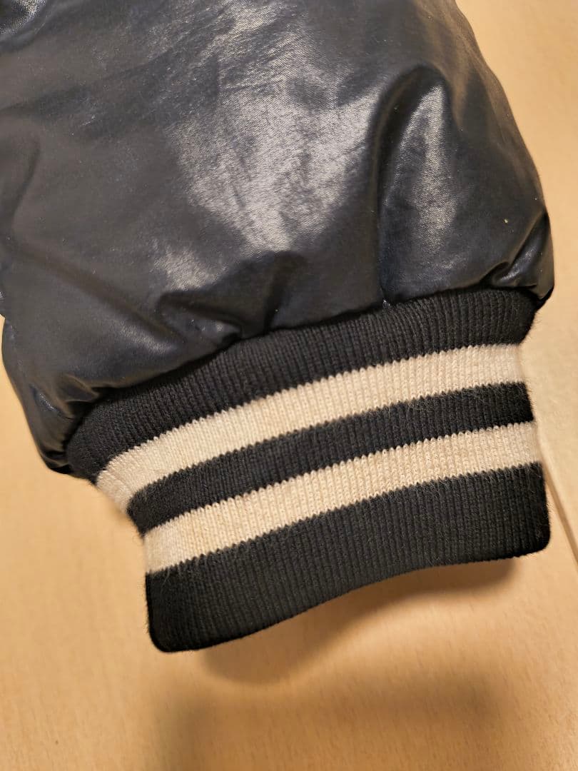 MONCLER ブラック ダウンジャケット