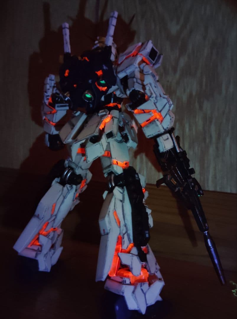 ユニコーンガンダム（デストロイモード）塗装改修済完成品