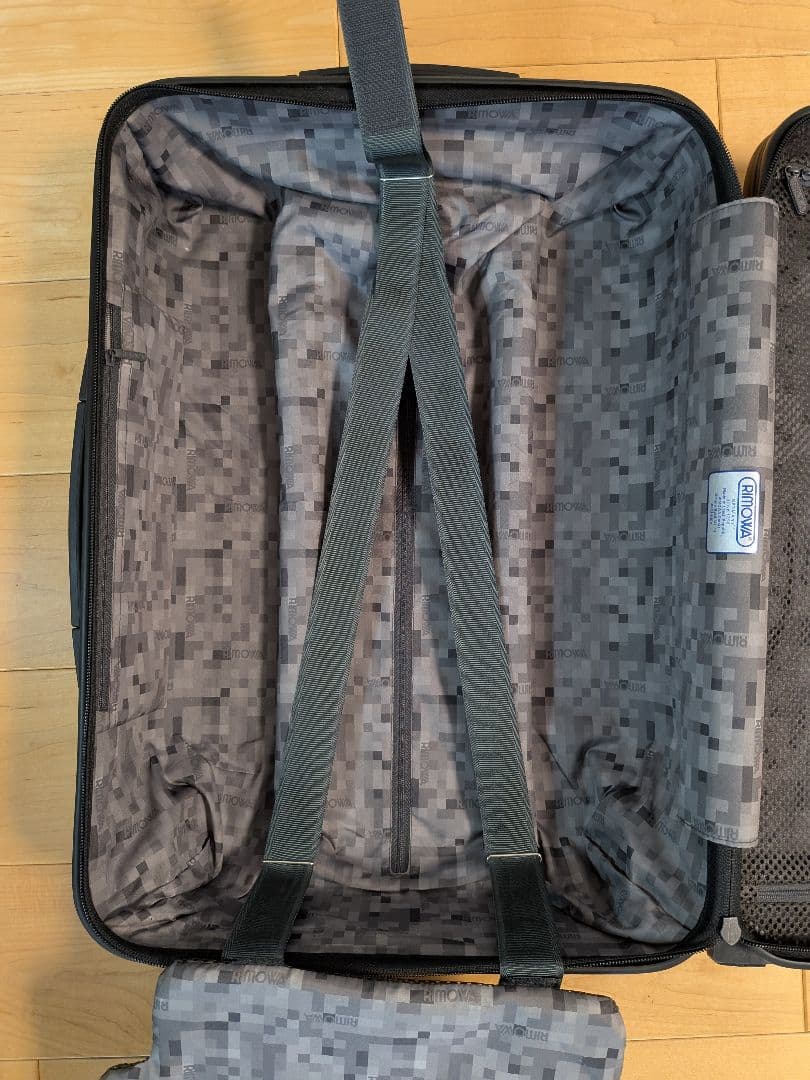 RIMOWA　リモワ　2輪　機内持ち込み