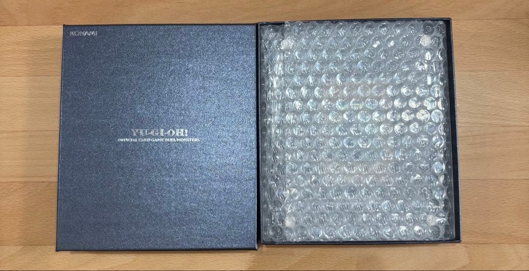 遊戯王　ブラックマジシャン　ステンレス【ケース・スタンド付き】