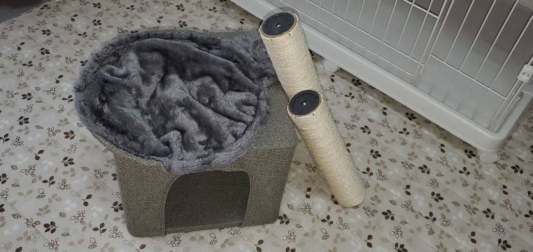 キャットタワー　突っ張り　ほぼ新品