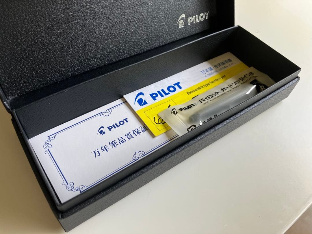 PILOT キャップレス デシモ 20カラーズ シャンパンゴールド M 新品