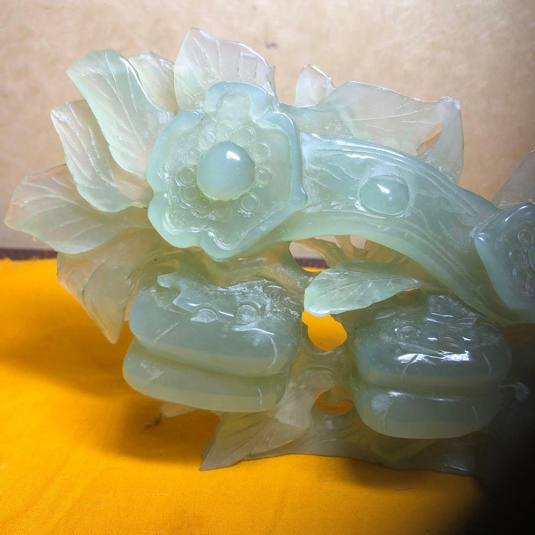 翡翠？彫刻置物