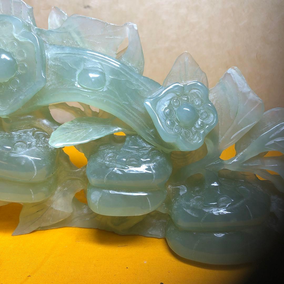 翡翠？彫刻置物