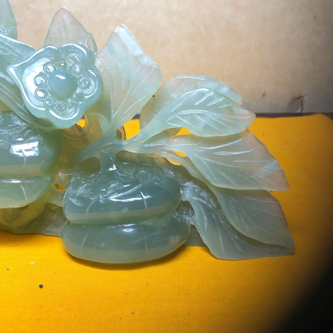 翡翠？彫刻置物