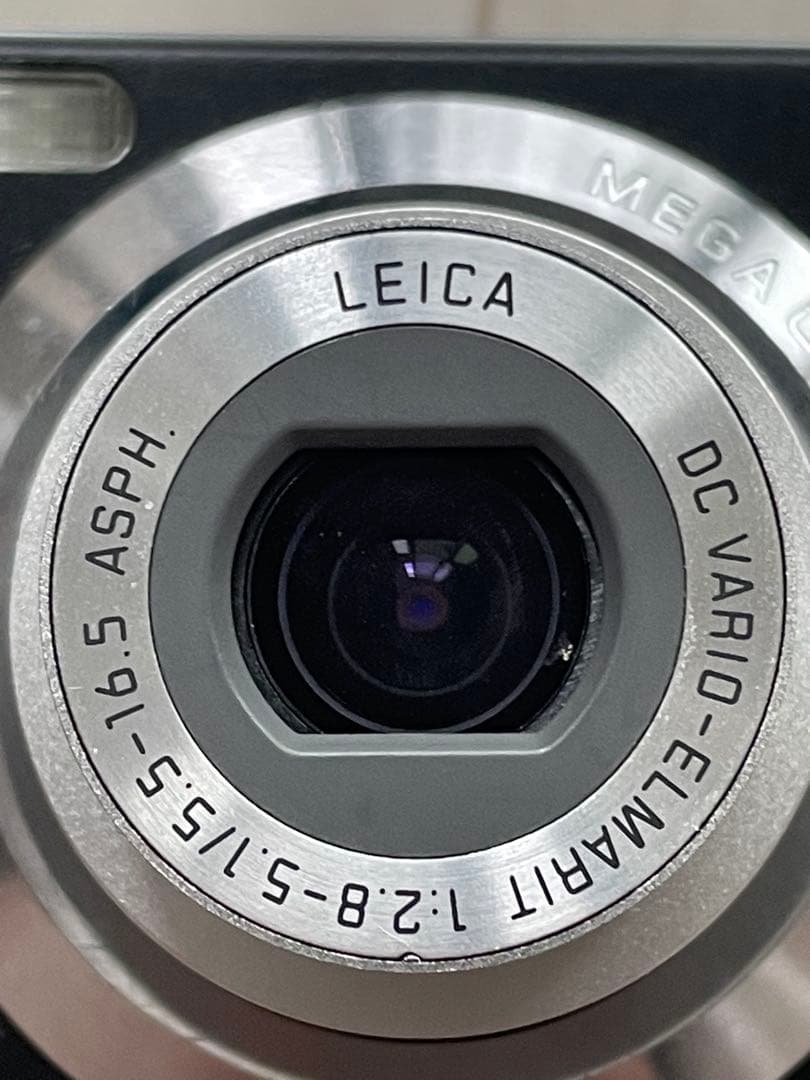 LUMIX DMC-FS3コンパクトデジタルカメラ 本体とバッテリーチャージャー