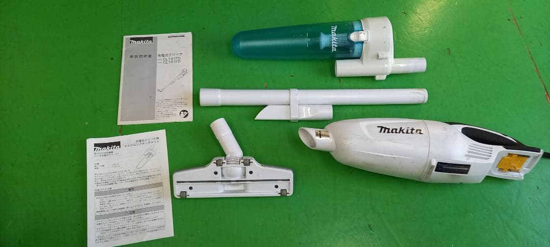 充電式クリーナ　マキタ　CL181FD
