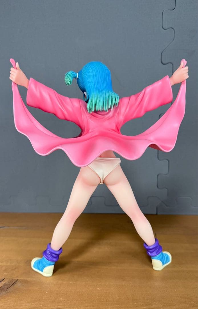 ドラゴンボールガレージキット　ブルマ　スタチュー　フィギュア